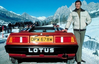 Illustration for article titled Sir Roger Moore, Who Drove Some Of The Coolest Cars In Cinema, Dies At 89